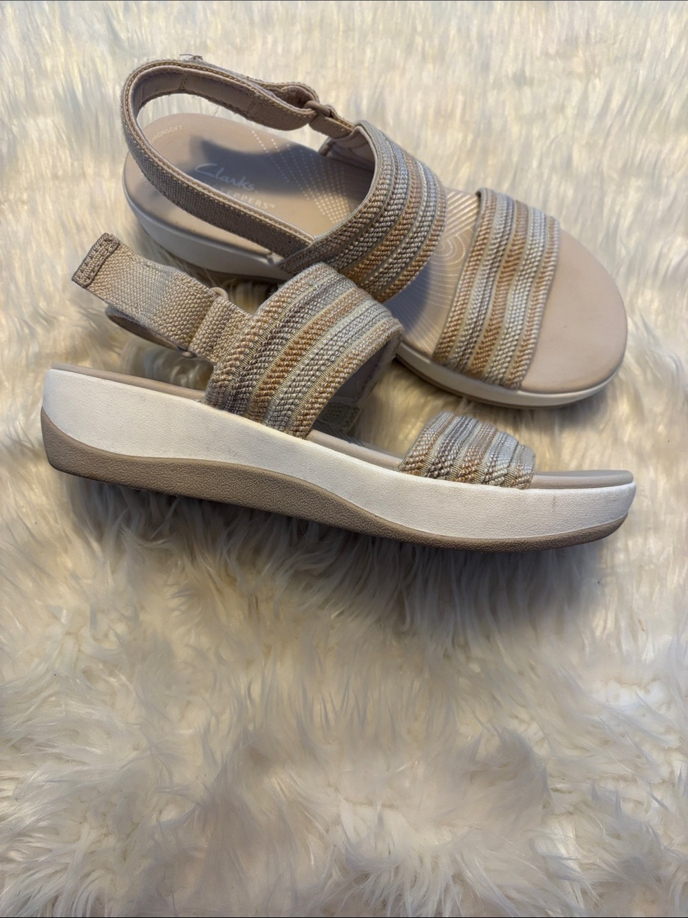 Clarks Cloudsteppers Arla Wave Cross Strap Slide Sandals Size US 7M Beige Combi